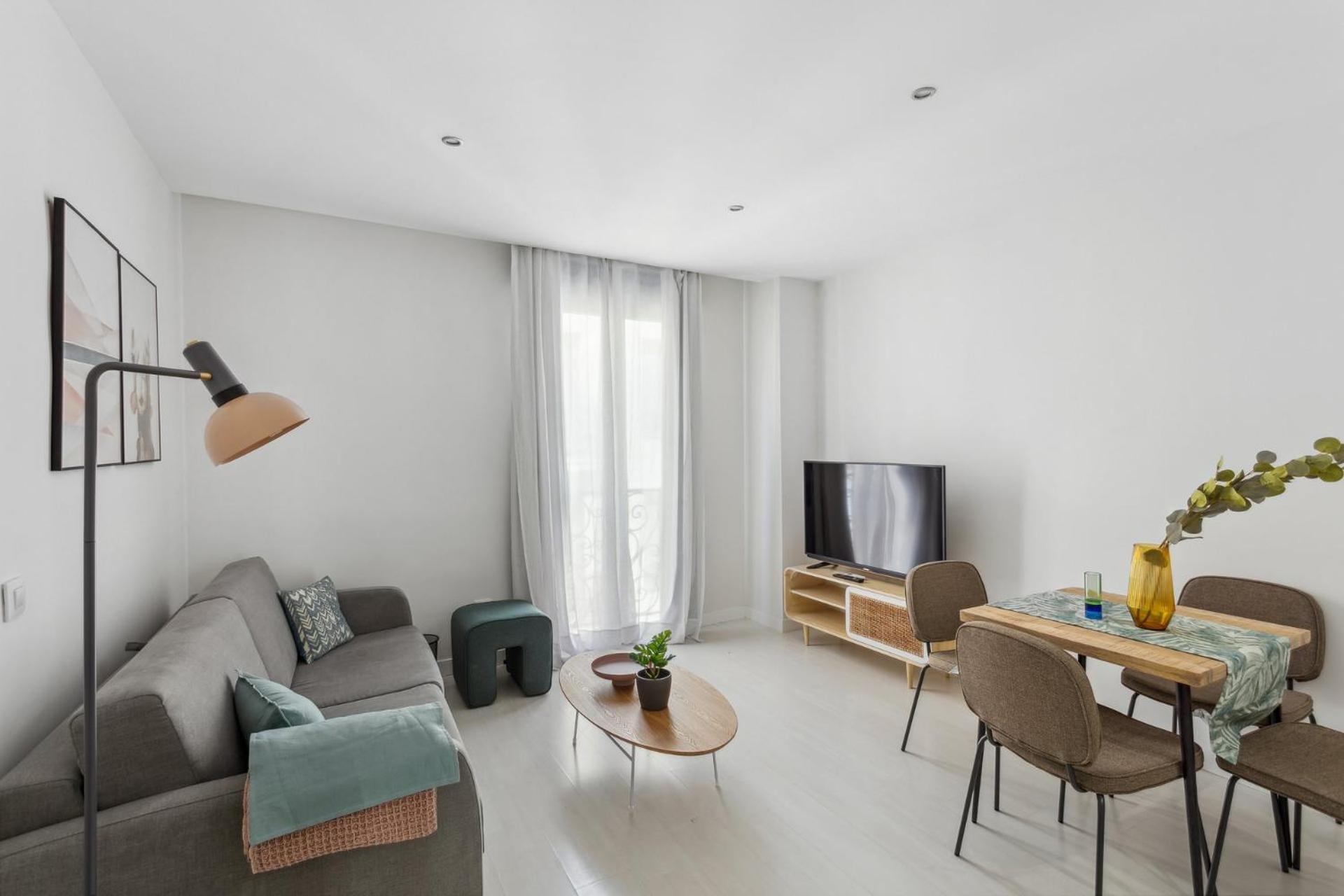 Limehome Madrid Calle De La Paloma Bagian luar foto