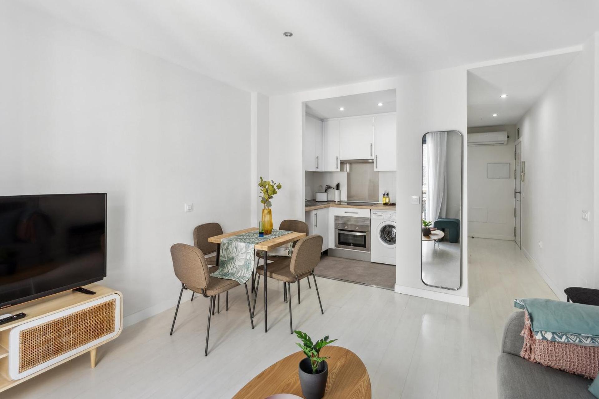 Limehome Madrid Calle De La Paloma Bagian luar foto