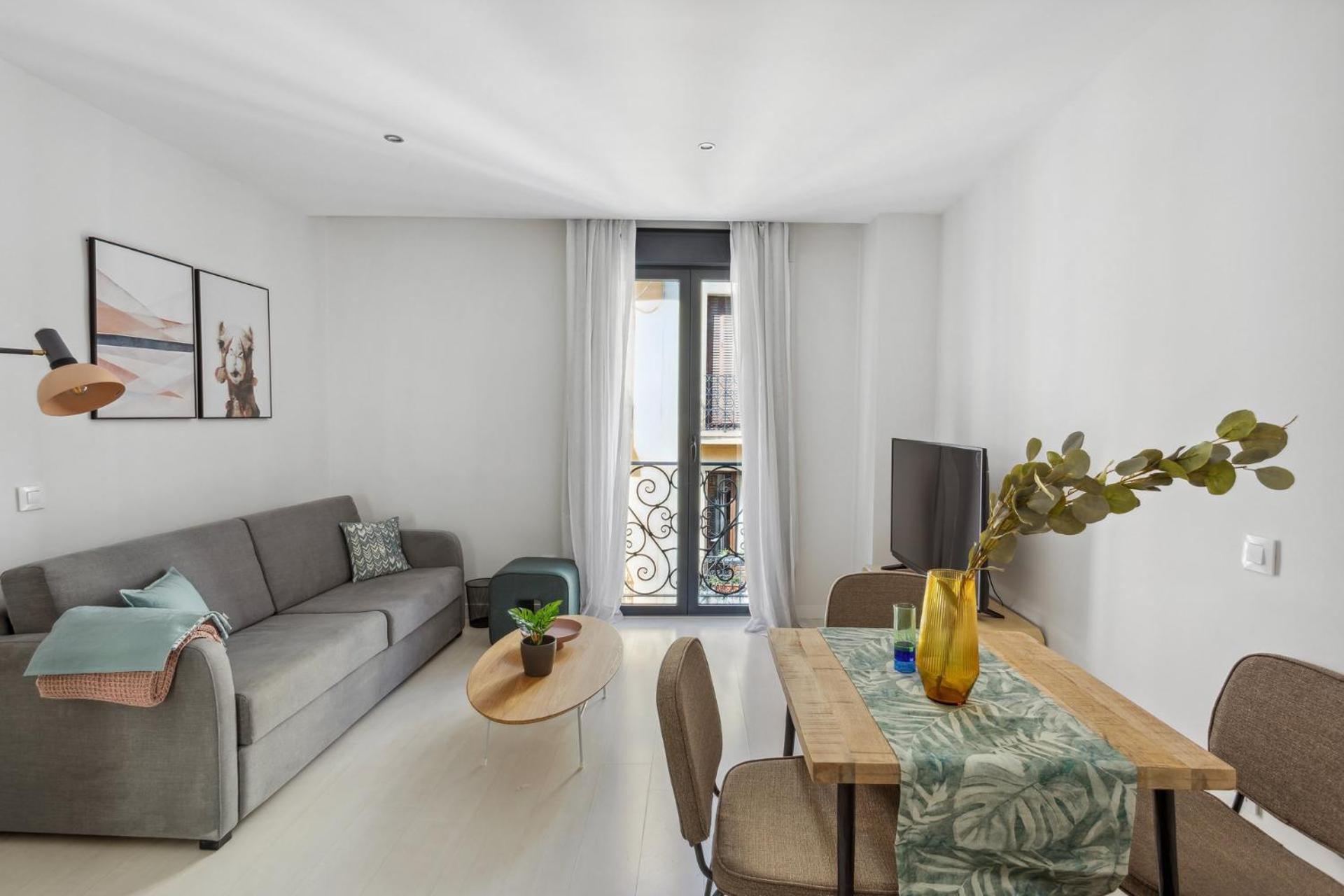Limehome Madrid Calle De La Paloma Bagian luar foto