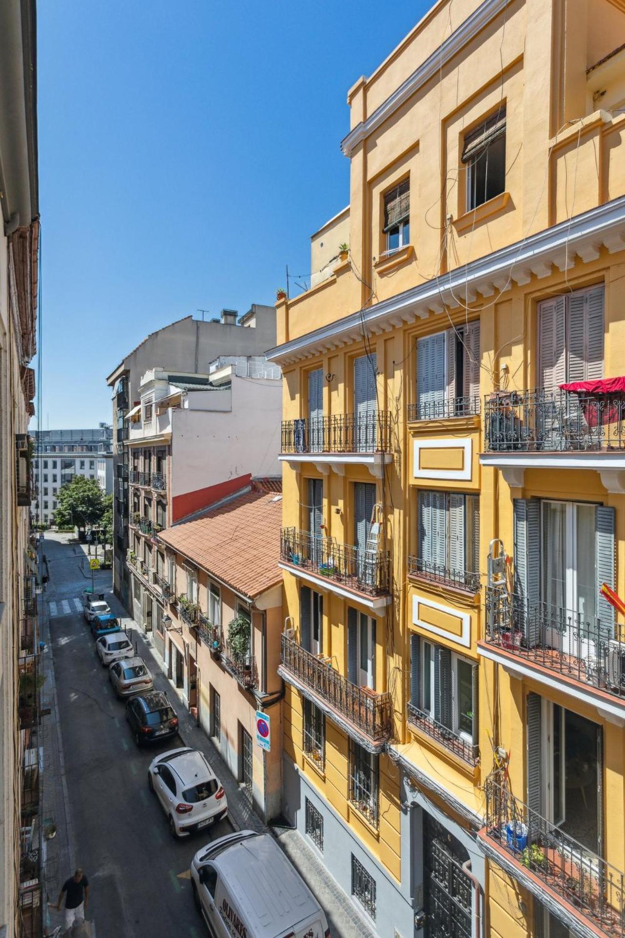 Limehome Madrid Calle De La Paloma Bagian luar foto