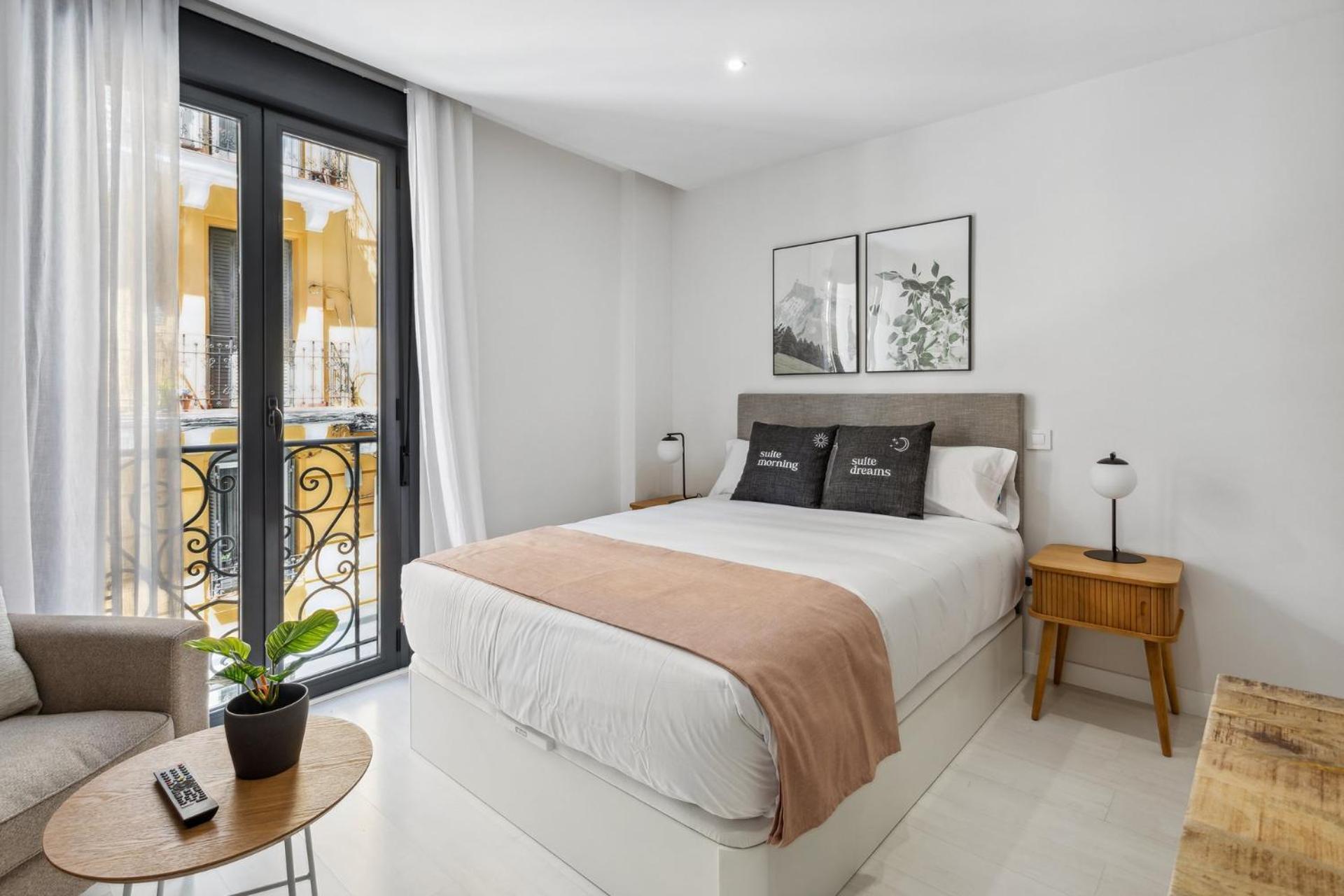 Limehome Madrid Calle De La Paloma Bagian luar foto