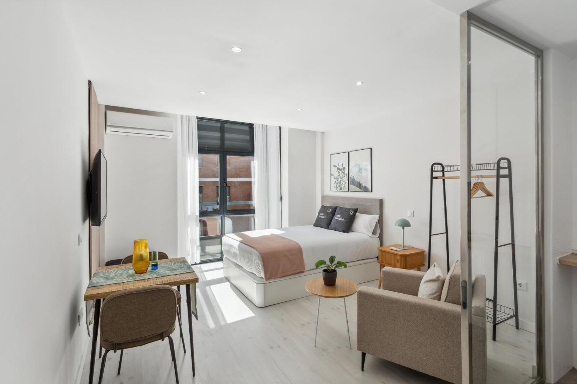 Limehome Madrid Calle De La Paloma Bagian luar foto