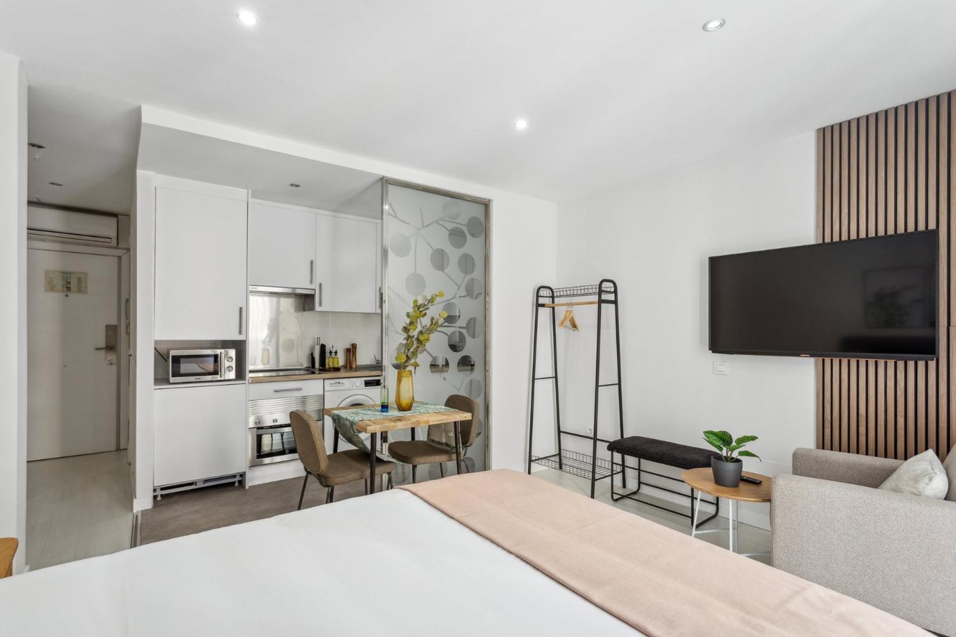 Limehome Madrid Calle De La Paloma Bagian luar foto