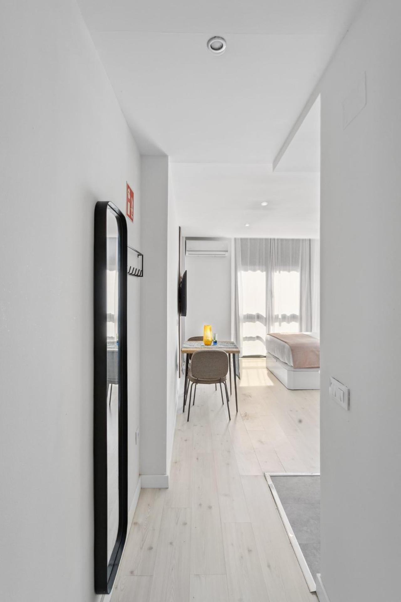 Limehome Madrid Calle De La Paloma Ruang foto